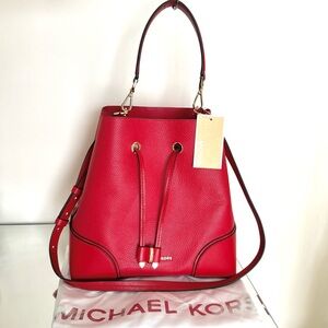 🆕 Michael Kors Mercer Gallery Red Bucket Bag